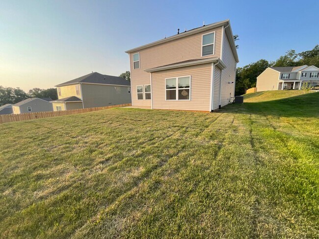 Building Photo - Nice 3 bedroom/2 bath - East Morristown