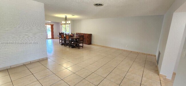 Building Photo - 14760 Lewis Rd