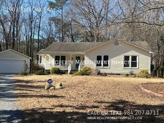 Building Photo - 1901 Red Oak Ln