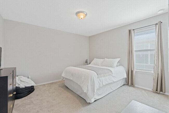 Building Photo - 476 Sheepshank Dr