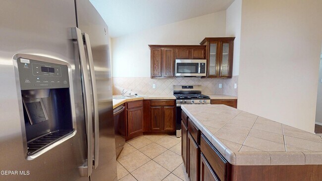 Building Photo - 1819 Shreya St