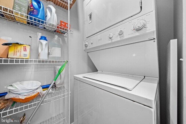 Building Photo - 631 D St NW