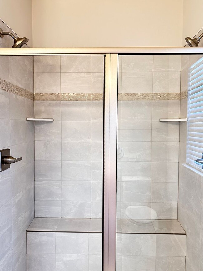 Building Photo - 4023 Purple Flora Bnd