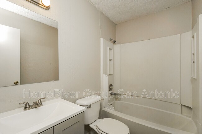 Building Photo - 5455 Port Townsend Dr