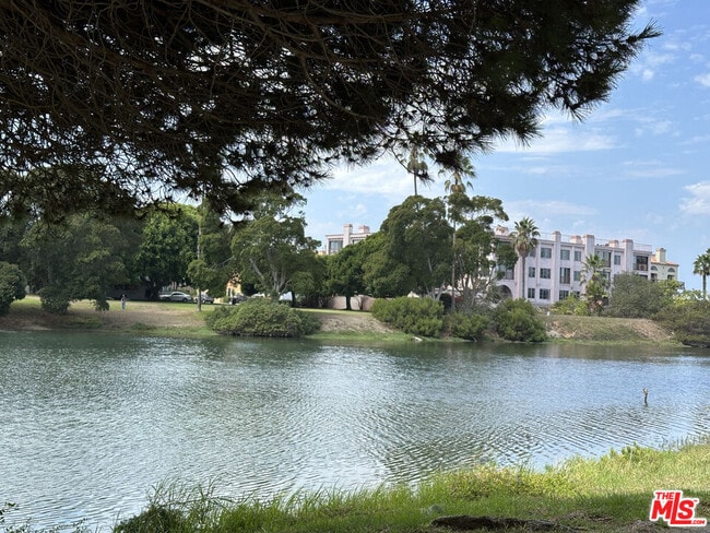 Building Photo - 6645 Esplanade