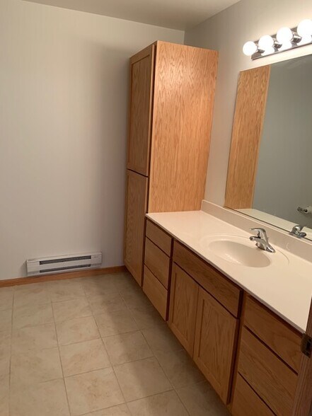 Building Photo - 3636 Calvert Rd