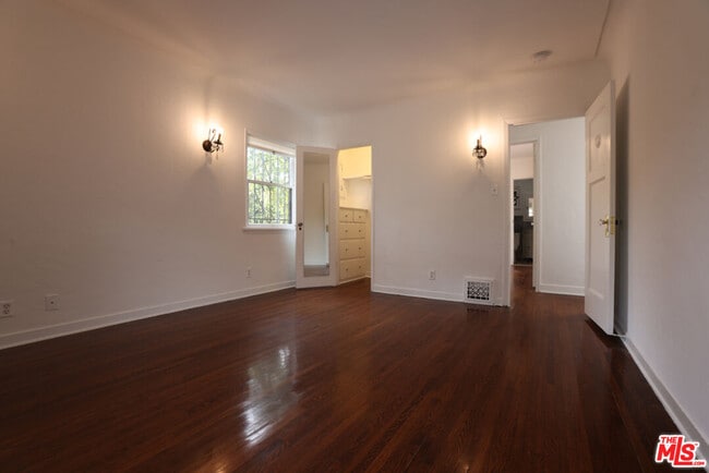 Building Photo - 755 N Crescent Heights Blvd