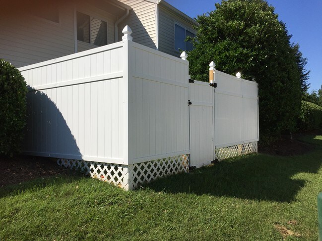 Back yard privacy fence - 4058 Midlands Rd