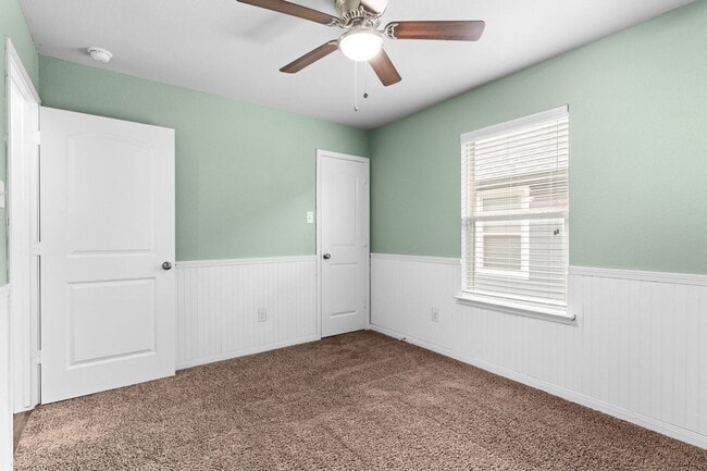 Building Photo - 3 Bedroom 2 bath in La Pointe Community