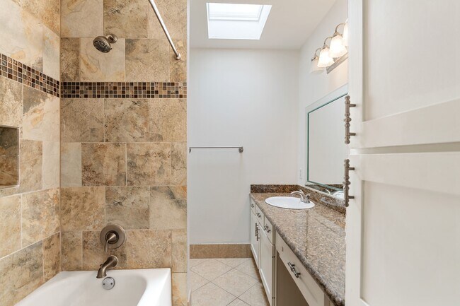 Building Photo - 13228 Trail Hollow Dr