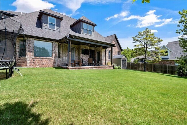 Building Photo - 4502 NE Birchgrove Pl