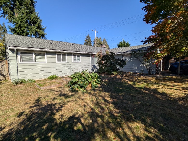 Building Photo - 1632 N 100th St
