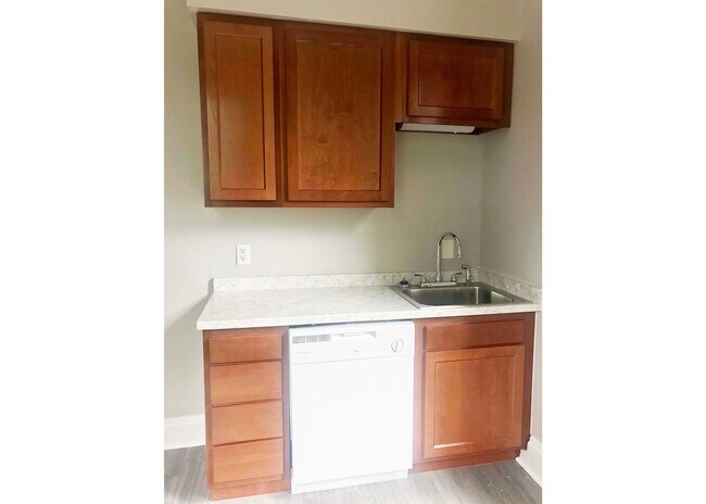 Building Photo - 3255 Bishop St