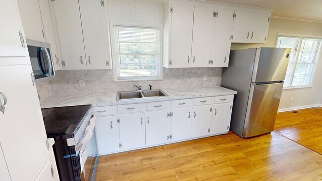 Building Photo - 1401 Magnolia St