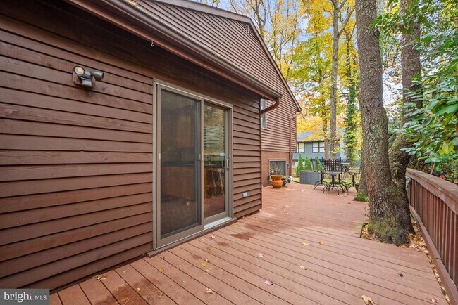 Building Photo - 1813 Glade Ct