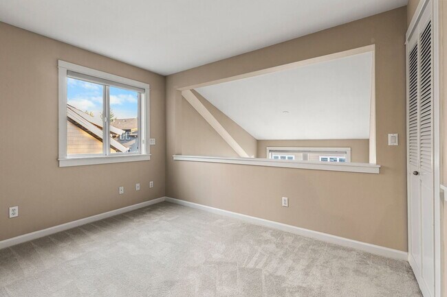 Building Photo - 10267 NW Alder Grove Ln