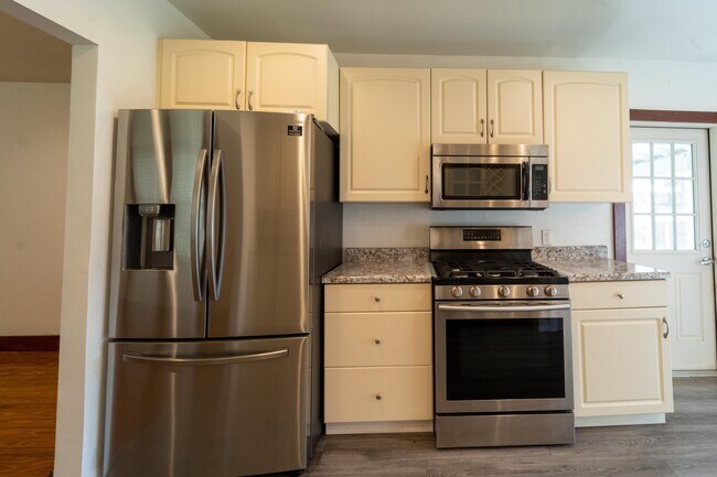 Building Photo - 23 Hope St