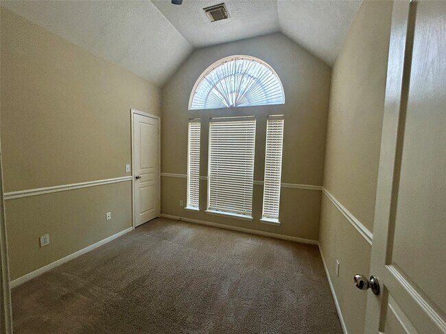 Building Photo - 23 Tivoli Garden Ct