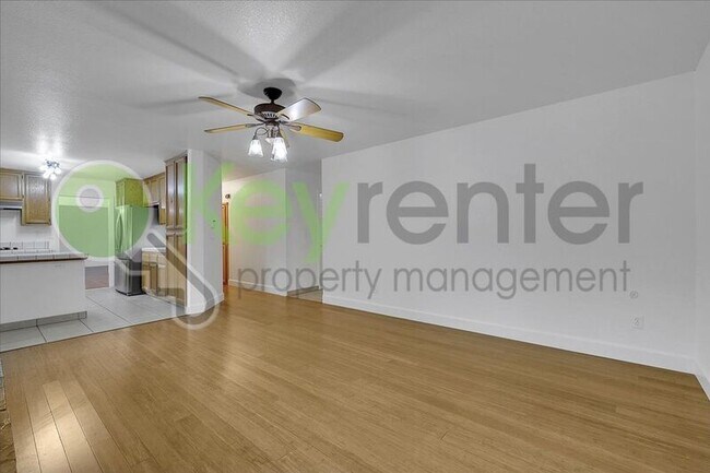 Building Photo - 1330 Kingswood Dr