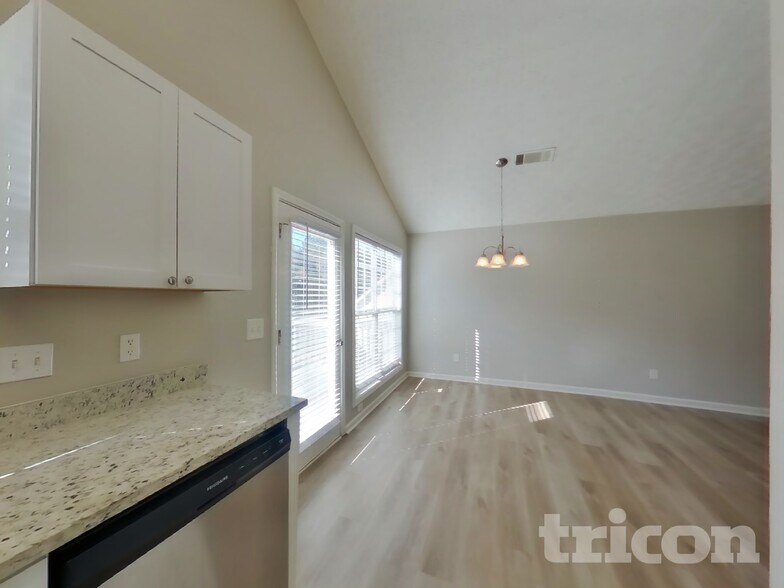 Building Photo - 125 Shenandoah Dr