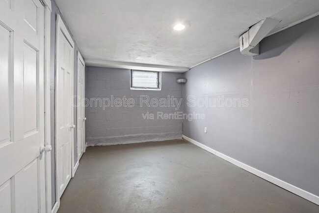 Building Photo - 5225 Fletcher St