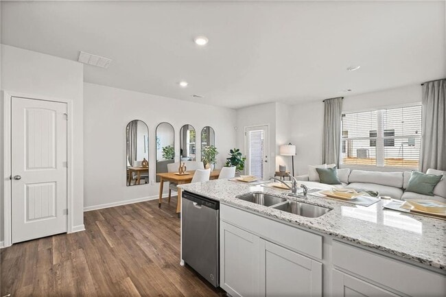 Building Photo - 13 Silverbell Ln NW