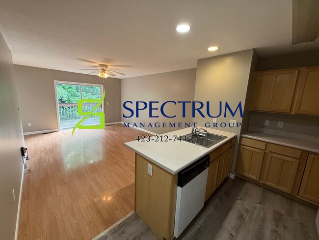 Building Photo - 2 Bedroom 1.5 Bath duplex with basement garage.