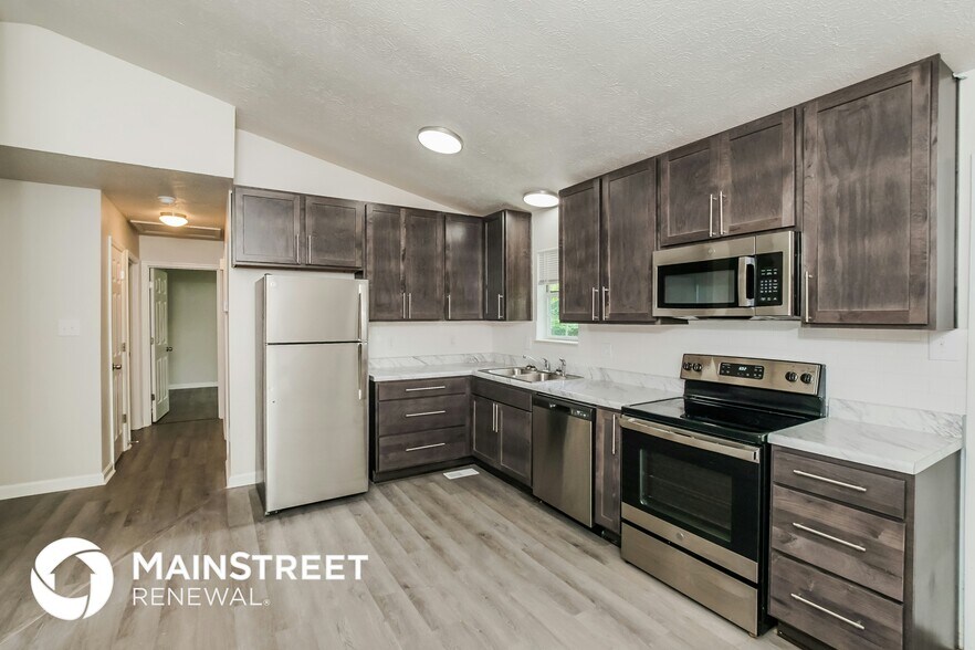 Building Photo - 5821 Whisper Wood Rd