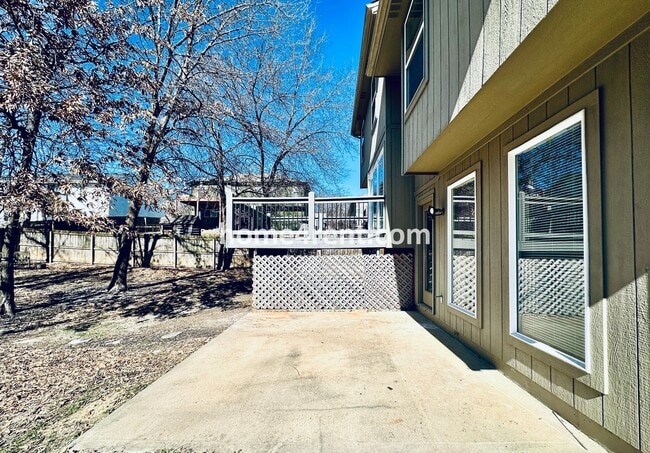 Building Photo - Spacious Four Bedroom Northland Home with a Finished Basement, 3 car garage and Fenced Yard!