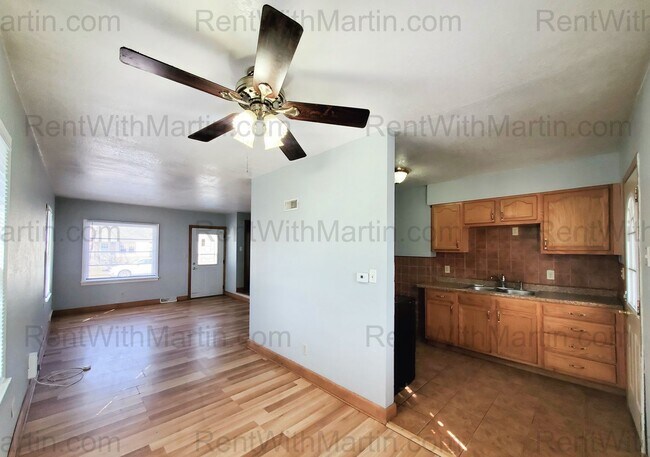 Building Photo - 1112-1114 Byron Ave