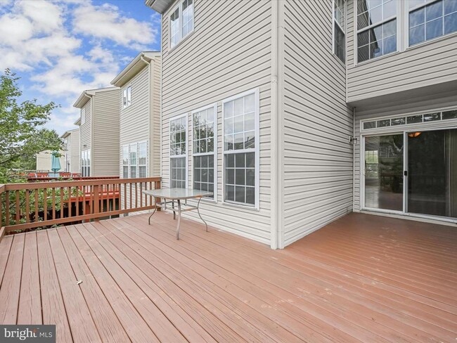Building Photo - 4243 Begonia Dr