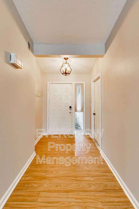 Building Photo - 9518 Bent Brook Dr