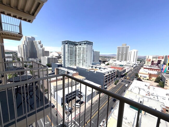 Building Photo - Riverwalk Tower 2 Bedroom Condo - 2 Parking Spaces/Private Laundry