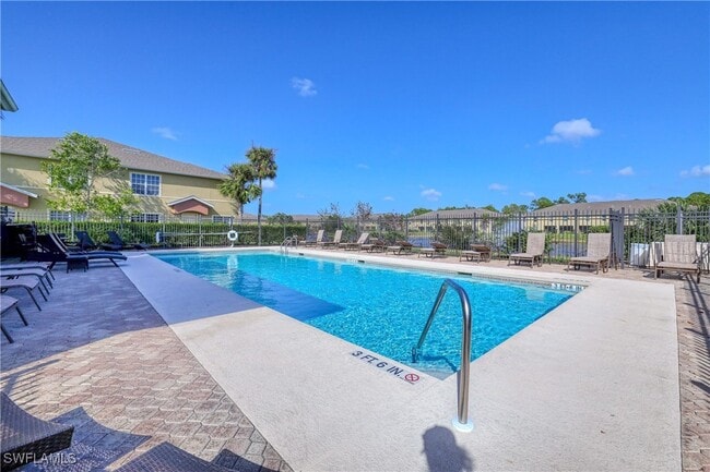Building Photo - 9093 Gervais Cir