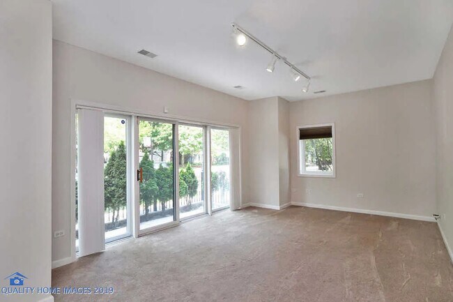Building Photo - 1501 S Prairie Ave
