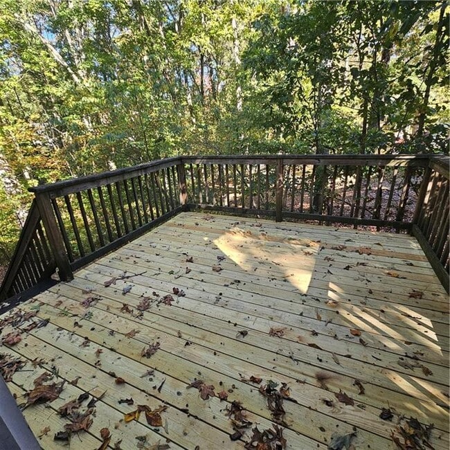 Building Photo - 20 Brooks Ln