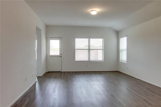 Building Photo - 1320 Chad Dr