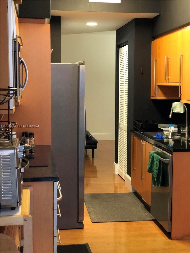 Building Photo - 6365 Collins Ave