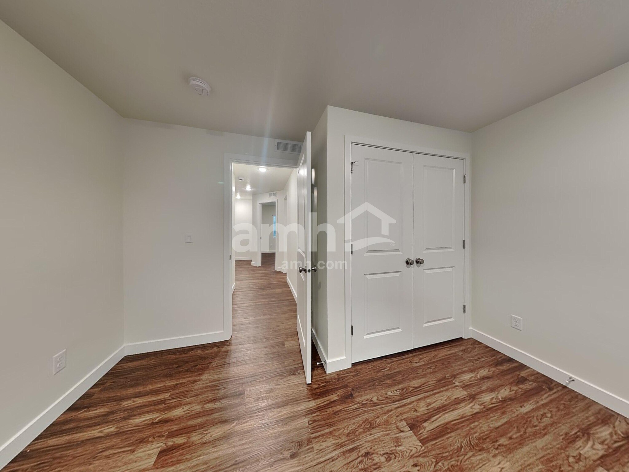 Building Photo - 1268 W Mahogany St