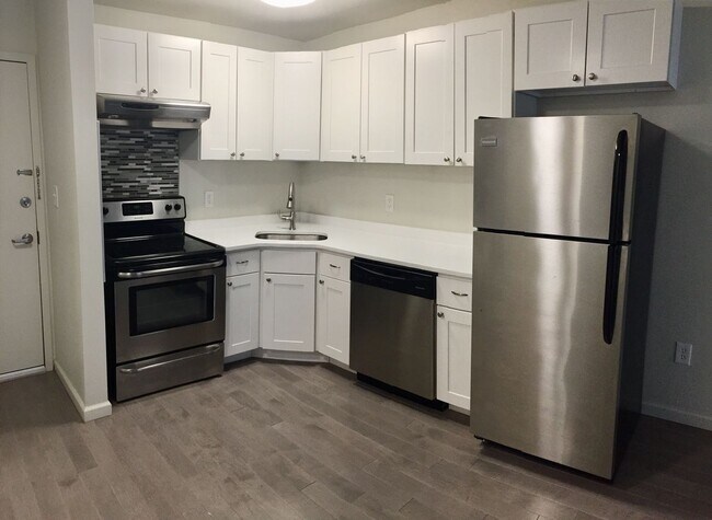 Interior Photo - 211 First Ave