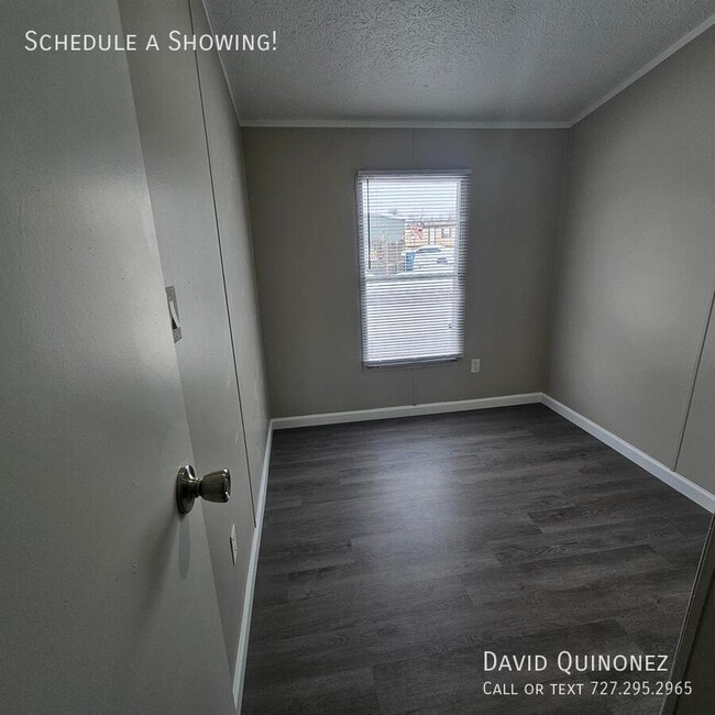 Building Photo - 2737 W Washington Center Rd