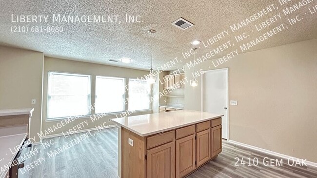 Building Photo - 2410 Gem Oak