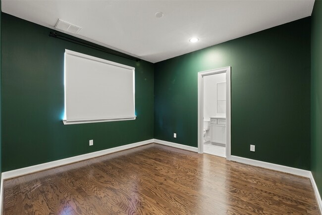 Building Photo - 6315 Timbergrove Gardens Ln