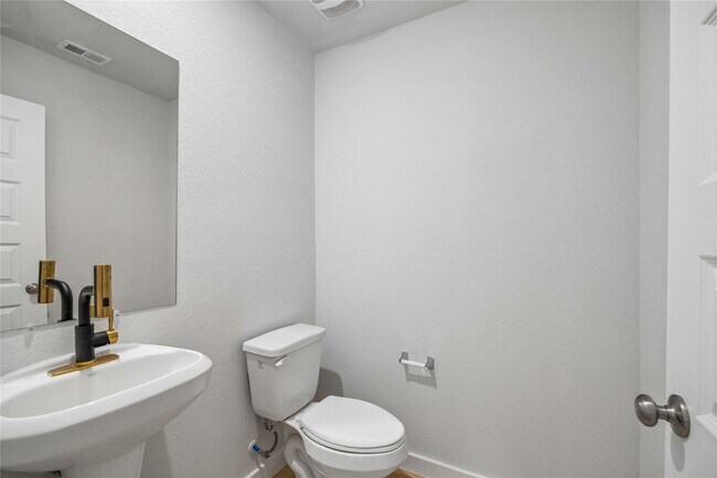 Building Photo - 139 Rd 51026
