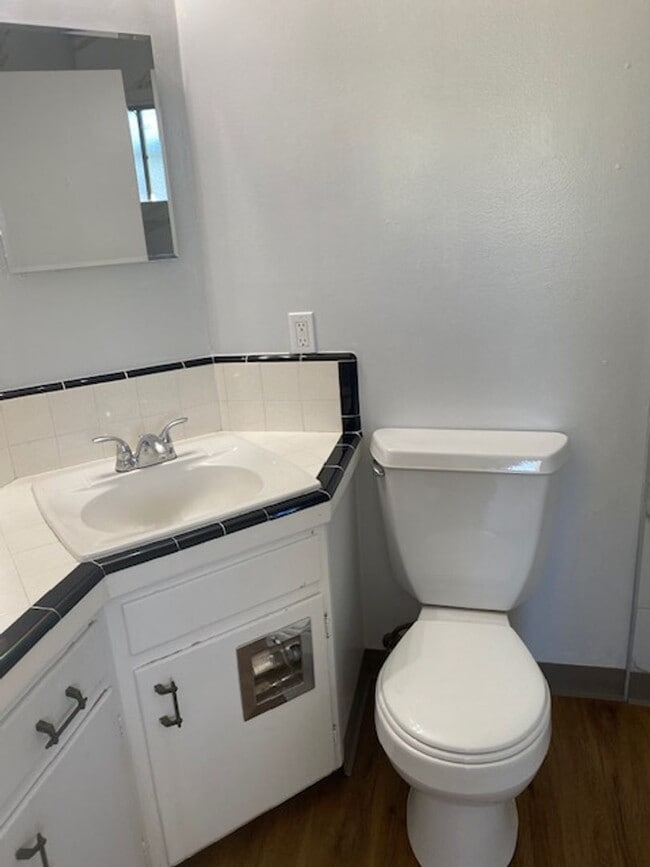 Building Photo - Spacious Home in West Redding!  Close to M...