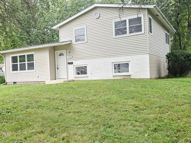Building Photo - 18570 Pamela Pl