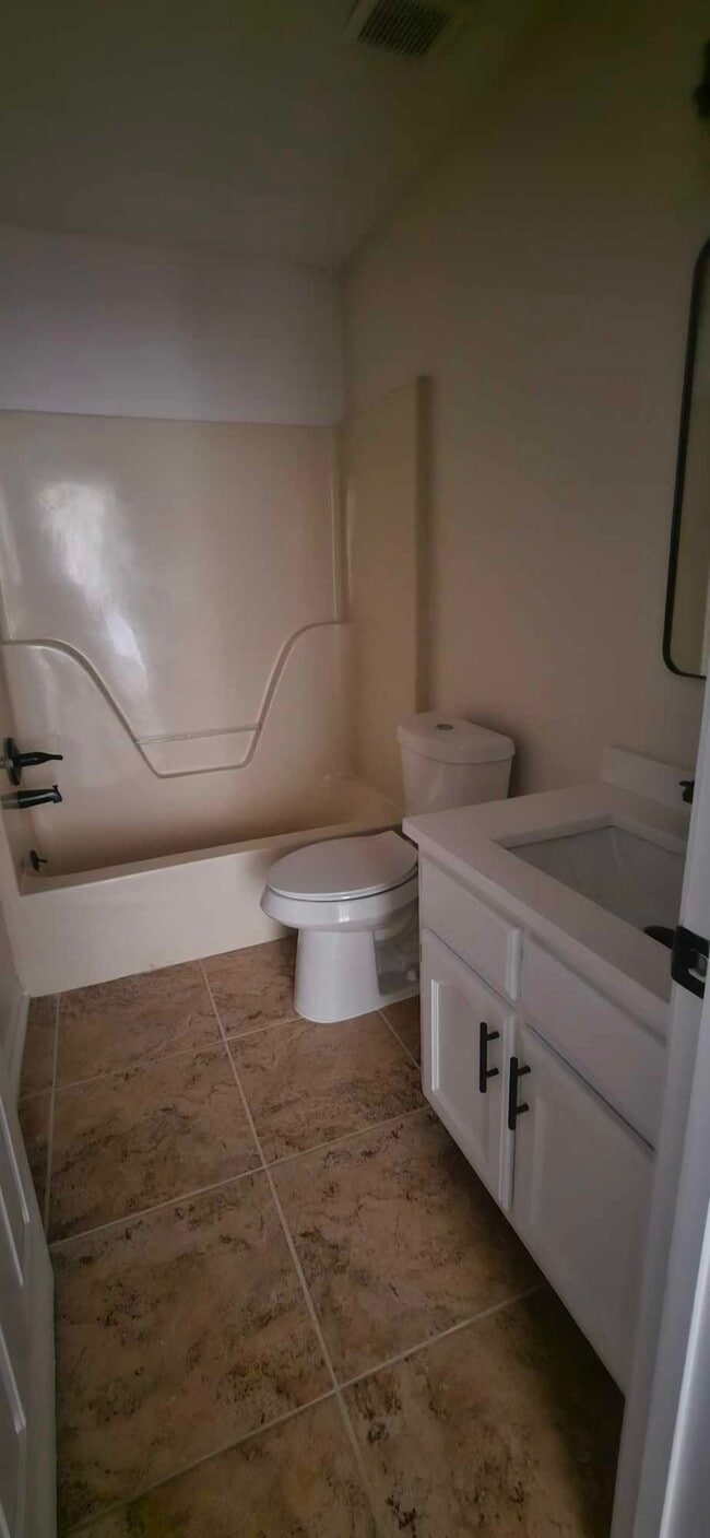 Building Photo - 5780 Saranac Ave