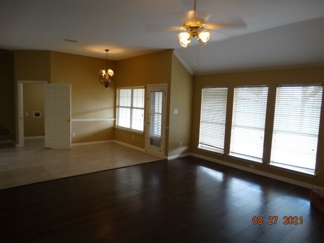 Building Photo - 5016 Adolphus Dr