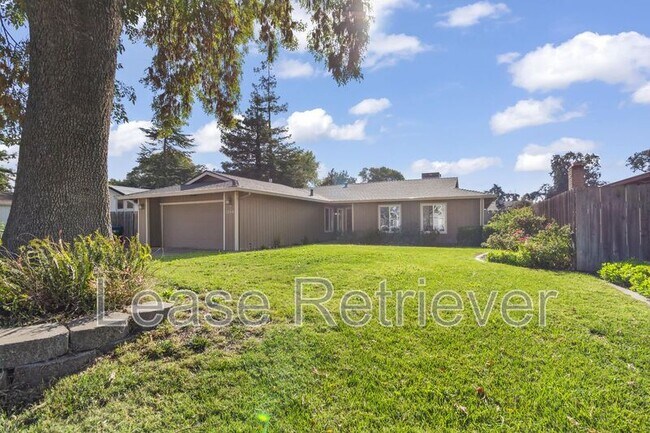 Building Photo - 1244 Royal Oaks Dr