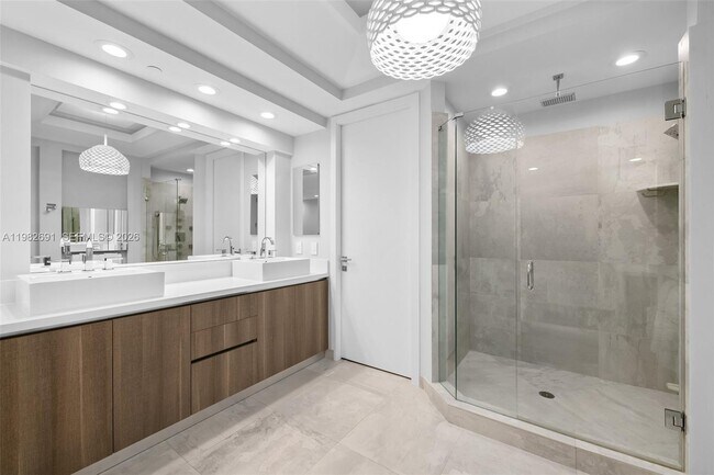 Building Photo - 151 Isle of Venice Dr